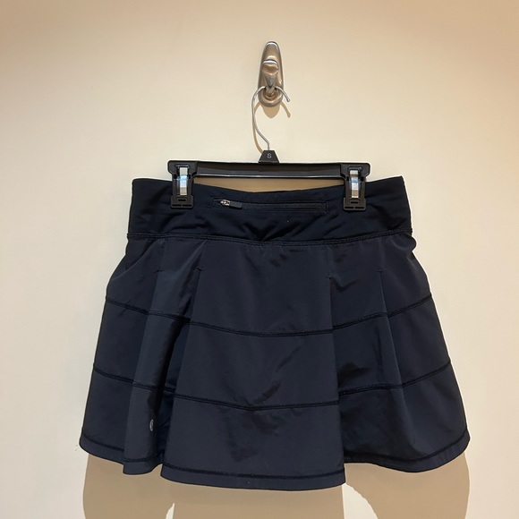 lululemon Tennis Skirt, Size 4 Tall - Picture 3 of 4